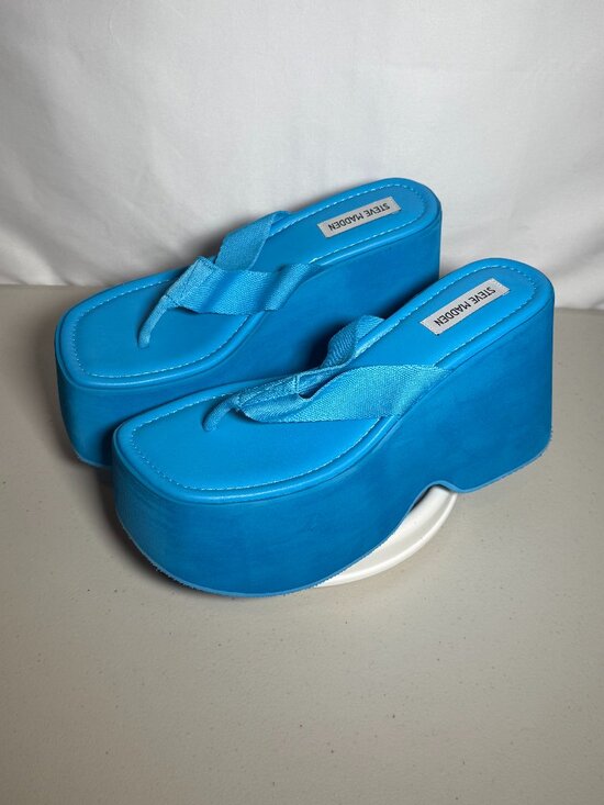 Steve Madden Shoes - Steve Madden Gwen Flip Flops | Size 10 | Lt. Blue